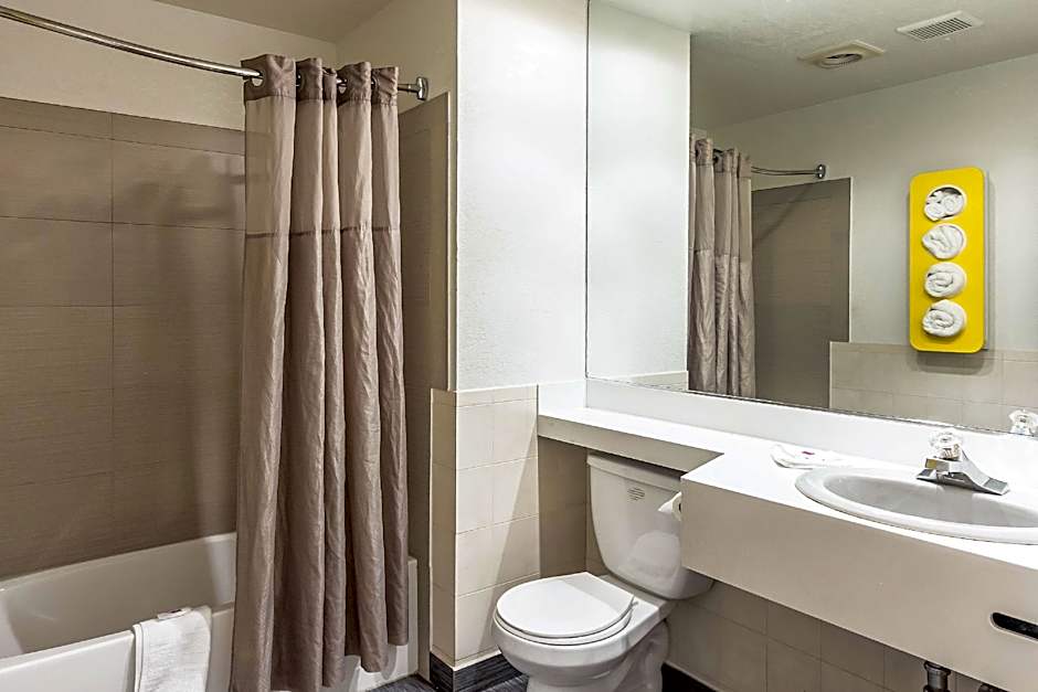 Motel 6 Elizabeth NJ Newark Liberty Intl Airport