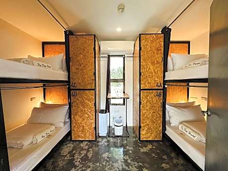 Bed in 4-Bed Mixed Dormitory Room