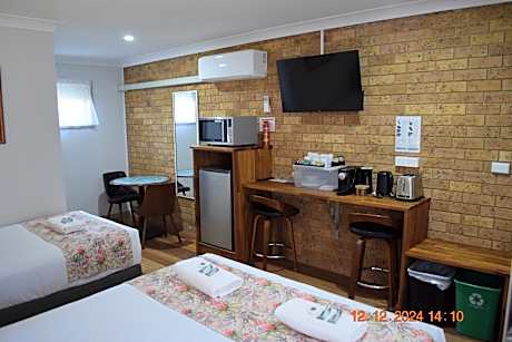 Standard Twin Room (3 Adults)