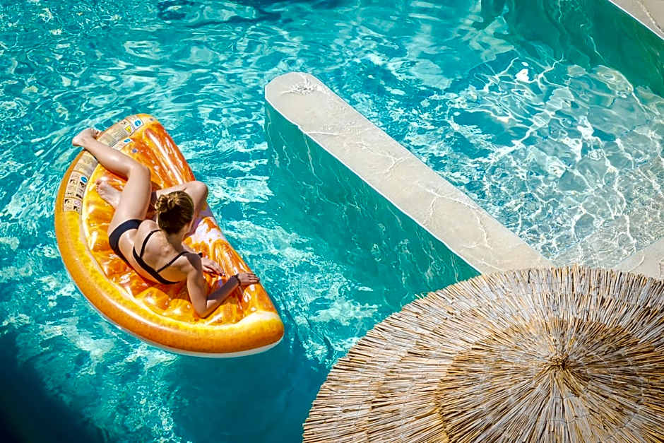 Cabana Blu Hotel & Suites