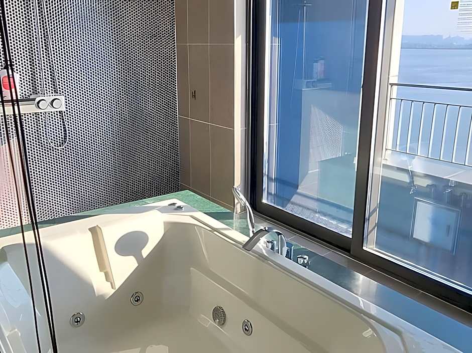 Sky and Sea Hotel