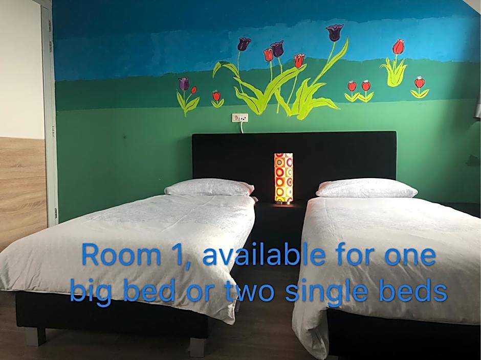 B&B nancy in holland met eigen badkamer , Jacuzzi niet inclusief , independent bathroom jacuzzi not included