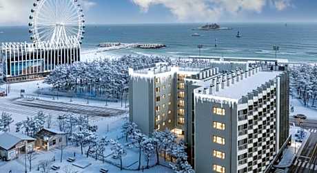 Sokcho Chonpines Beach Hotel