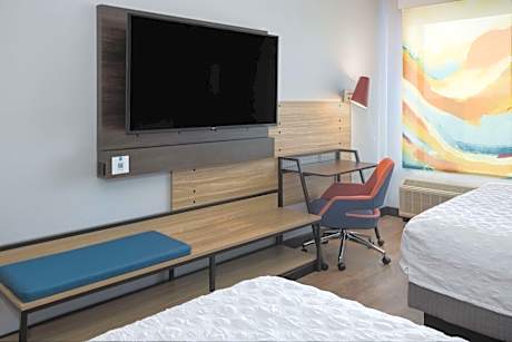 2 Queen Beds W/Walk In Shower