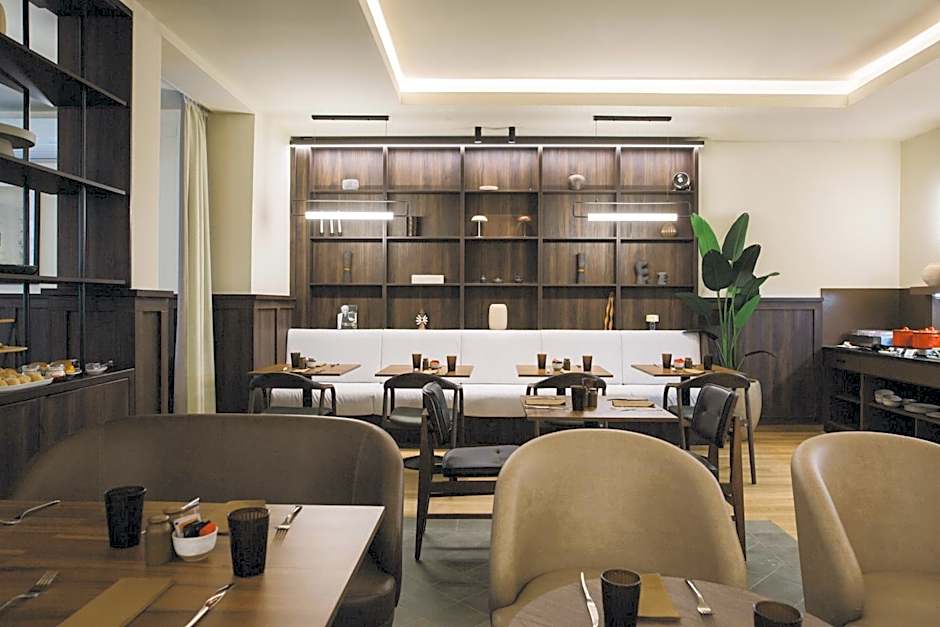 Honest Budapest by Chic & Basic