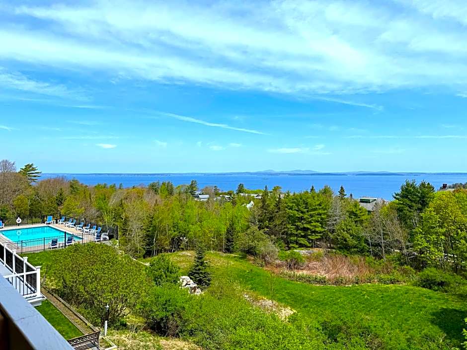 Atlantic Eyrie Lodge