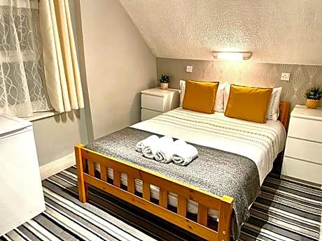 Double Room with Private Bathroom