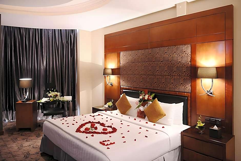 Sunday Signature Riyadh Formerly Qaser Al Hamra by Warwick