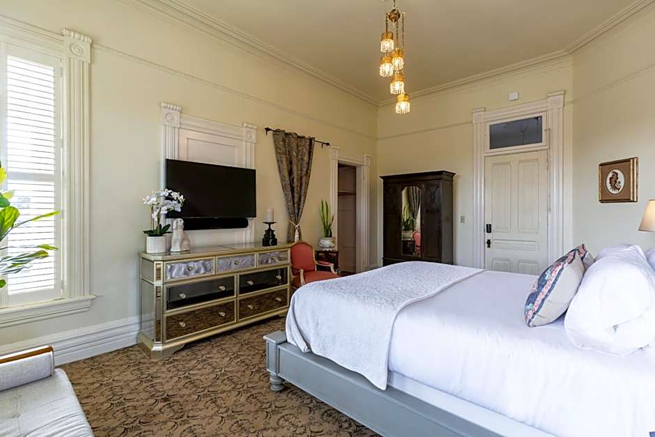 Pinc Lady Mansion