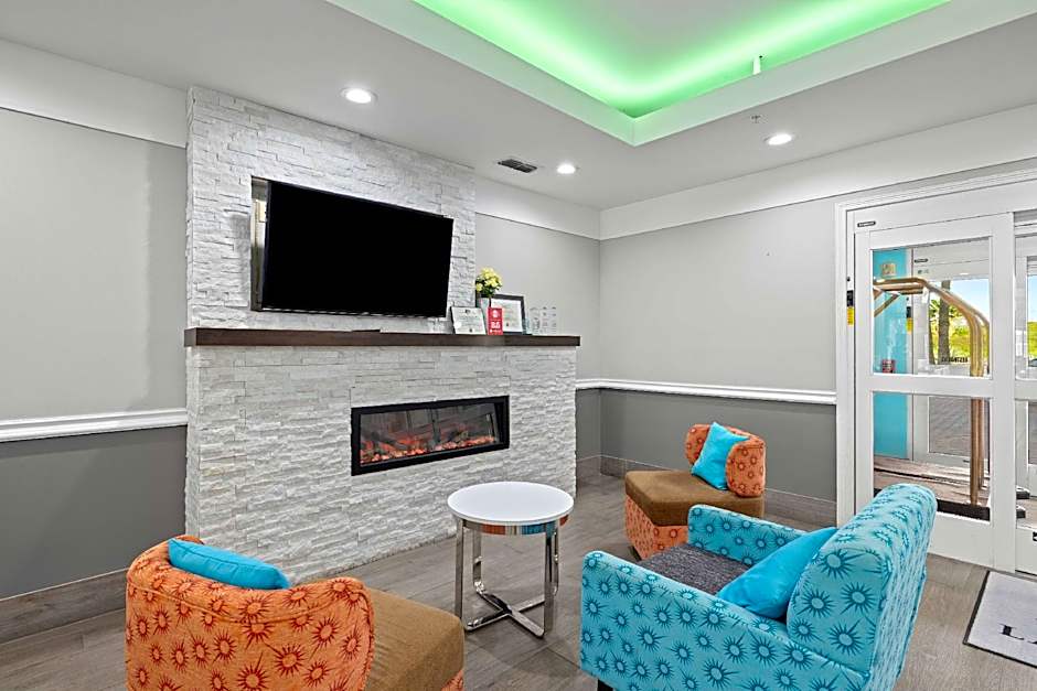 La Quinta Inn & Suites by Wyndham Raymondville