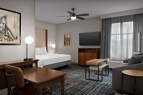 King Suite with Roll-In Shower and Kitchen - Hearing/Mobility Accessible