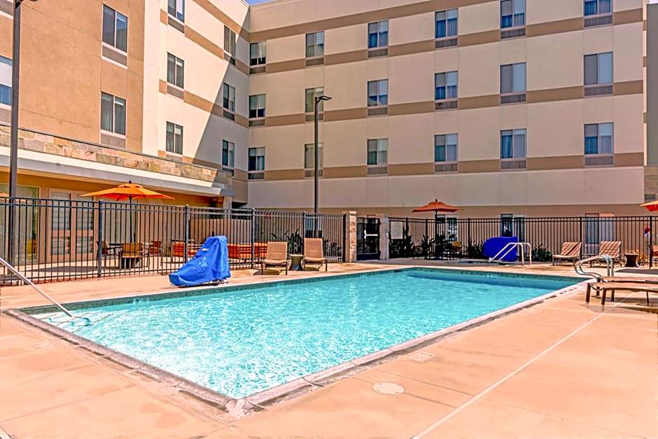 Hampton Inn By Hilton & Suites Riverside Corona East