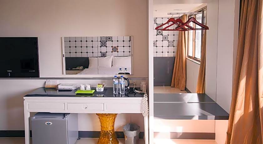 KIWI EXPRESS HOTEL-Taichung Station Branch 1