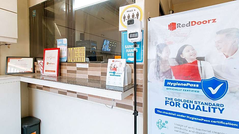 RedDoorz near NAIA Terminal 1