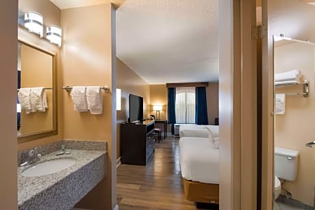 2 Double Beds