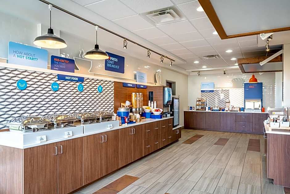 Holiday Inn Express Hotel & Suites Tappahannock By IHG