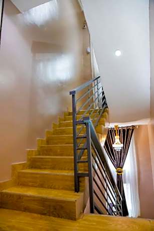 El Elyon Hotel and Suites