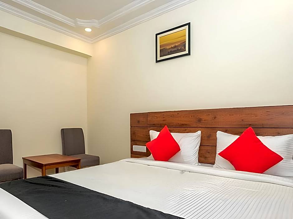 FabHotel Savi Inn - Nr. Mantri Square Mall