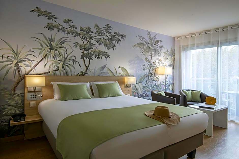 Photo 1 of 37 of Hotel Chambord