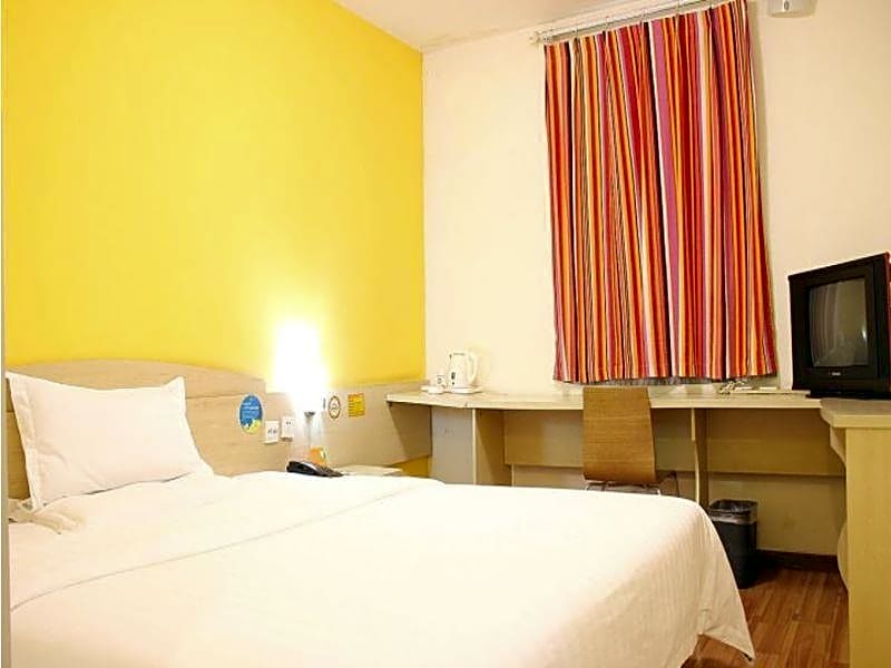 7Days Inn Chengdu East Shuhan Road Metro Station Branch – Chengdu, IL