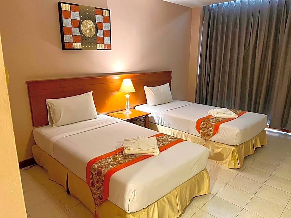 Crown Pattaya Beach Hotel