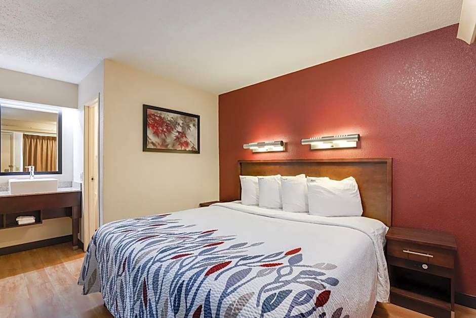 Super 8 by Wyndham Deerfield/Northbrook