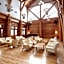 Log Hotel The Maple Lodge
