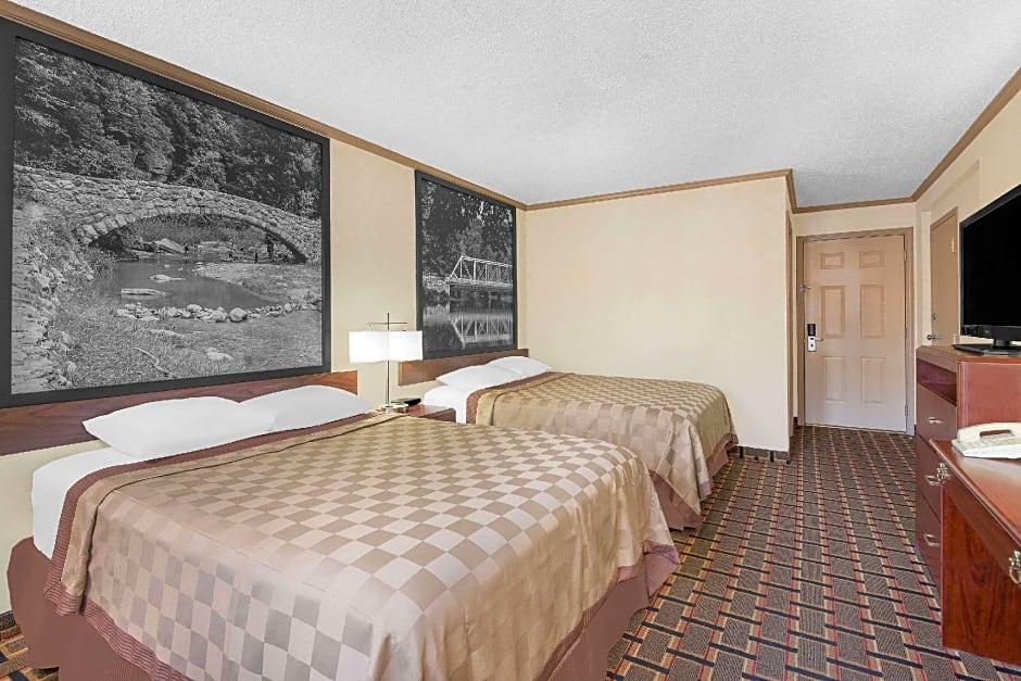 Super 8 Maumee/Toledo, OH – Maumee, OH