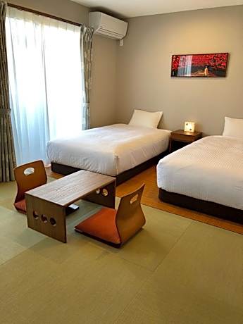 Superior Twin Room with Tatami Area and Balcony