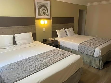 2 Queen Beds No-Smoking Room