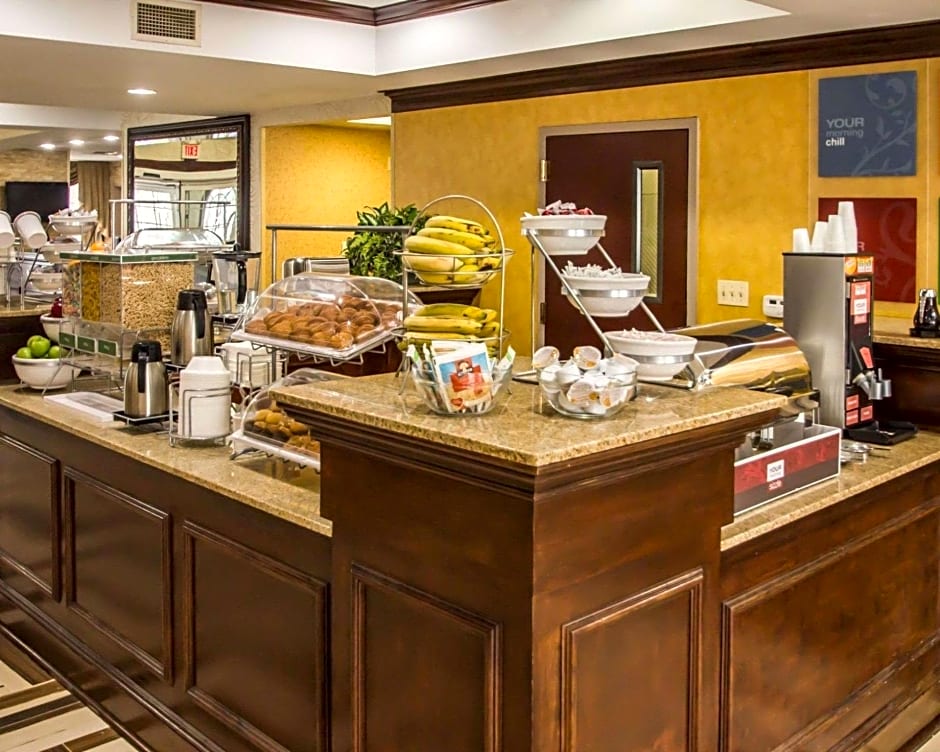 Quality Suites NYC Gateway