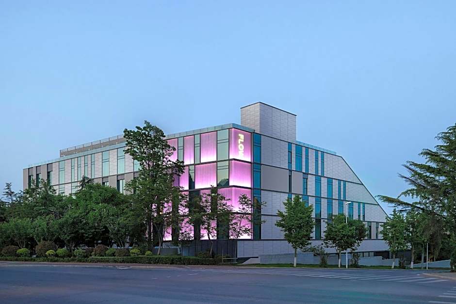 Flow and Co. Qingdao, Autograph Collection