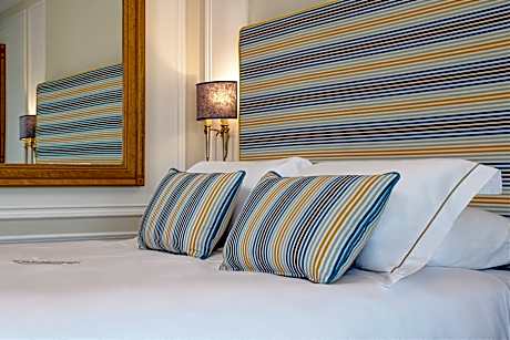 STANDARD ROOM | ROAD SIDE with window