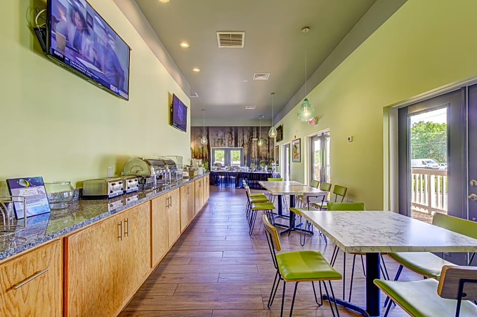 Seven Hills Suites