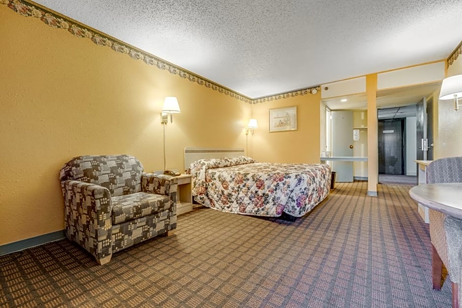 Camelot Inn