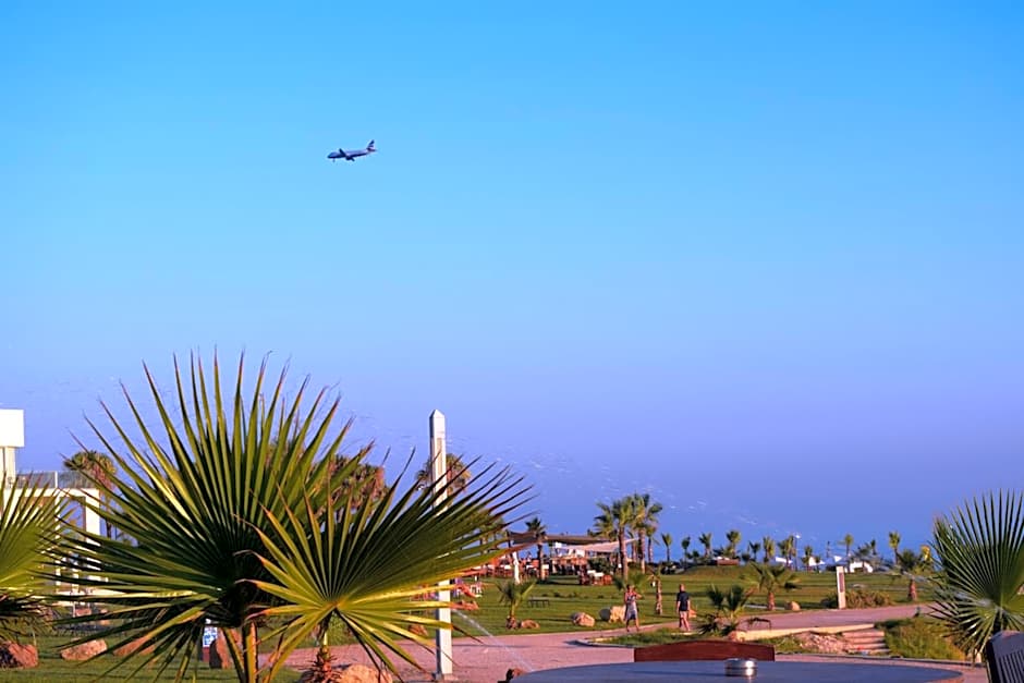 Amphora Hotel & Suites