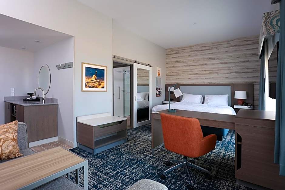 Hampton Inn & Suites Manistee Waterfront