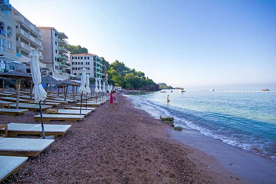 Montesan Luxury Apartments Beach Front