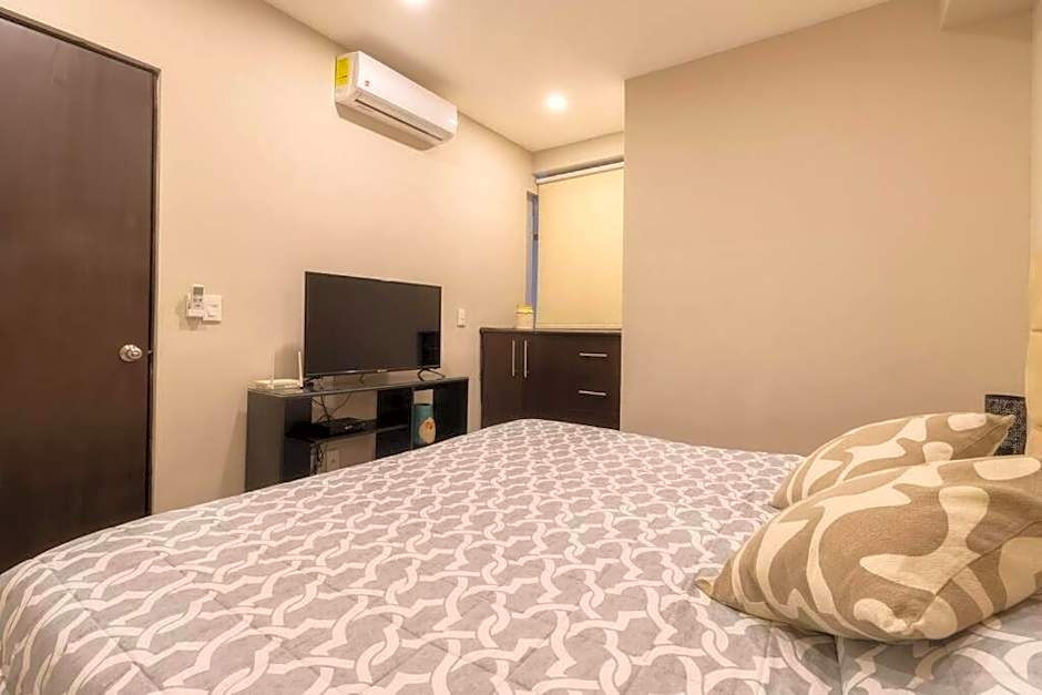 403 Walk to Zocalo 1Bdrm 1bath AC apt Rooftop