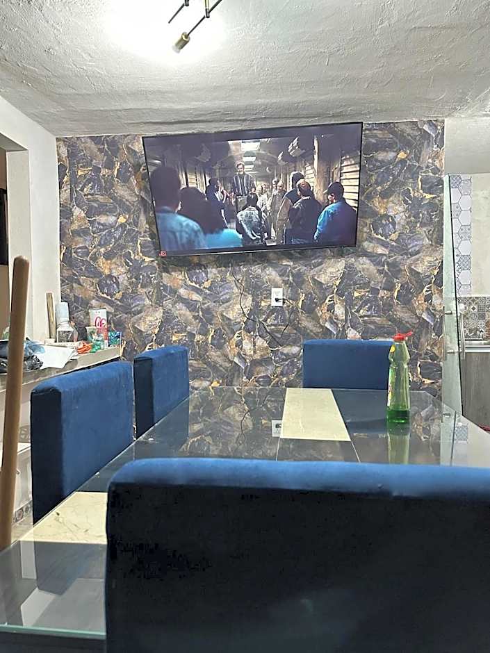 Casa Vázquez , "Como en casa" , hospédate con nosotros y recibirás una atención personalizada, servicio y confort nos distingue.