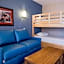 Howard Johnson by Wyndham Anaheim Hotel & Water Playground