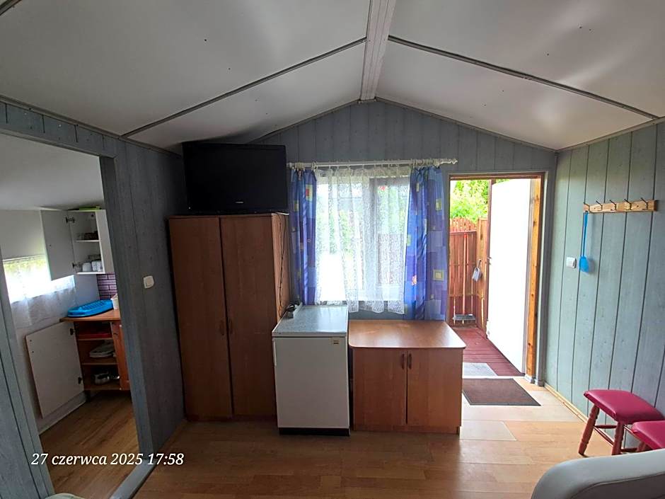 DOM BURSZTYNEK -domek drewniany