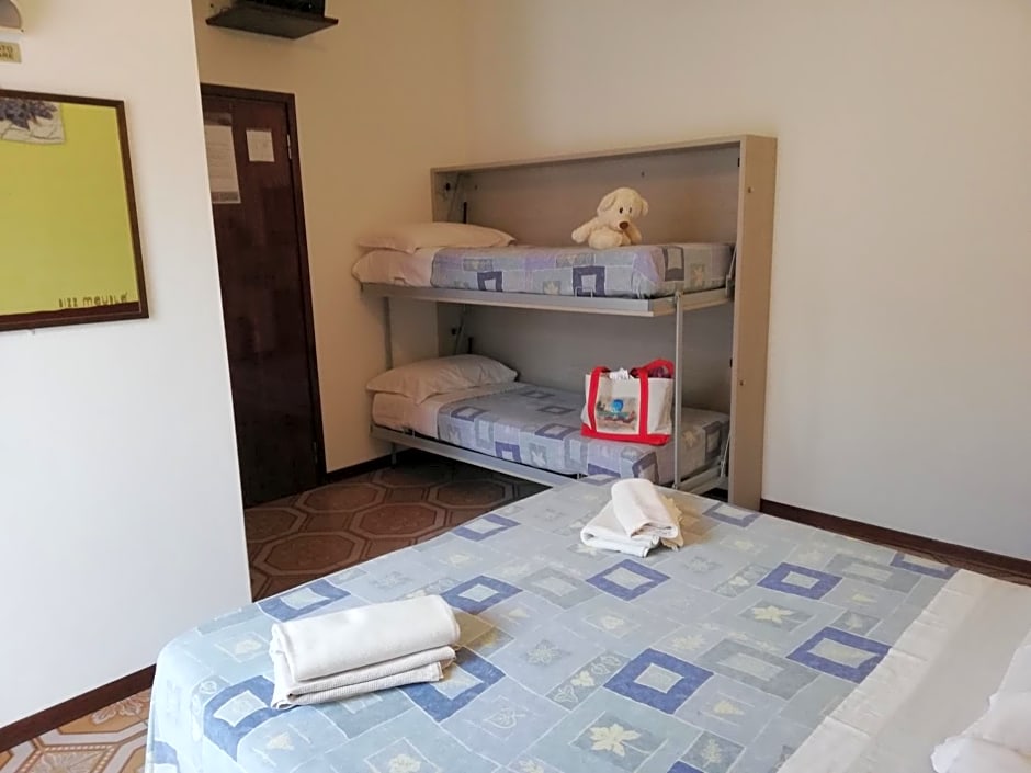 Hotel Cesari