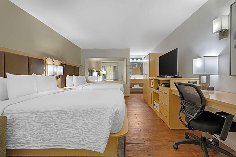 Best Western Plus South Coast Inn