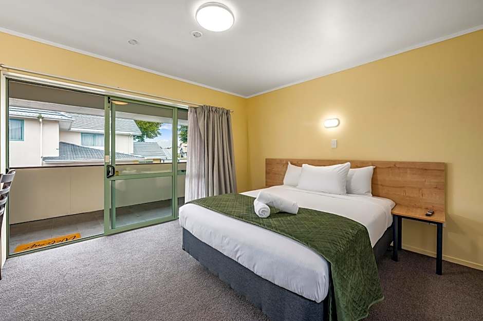 Fenton Court Motel