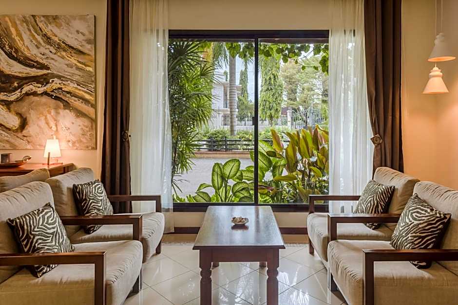 Sea Cliff Court Hotel & Luxury Apartments