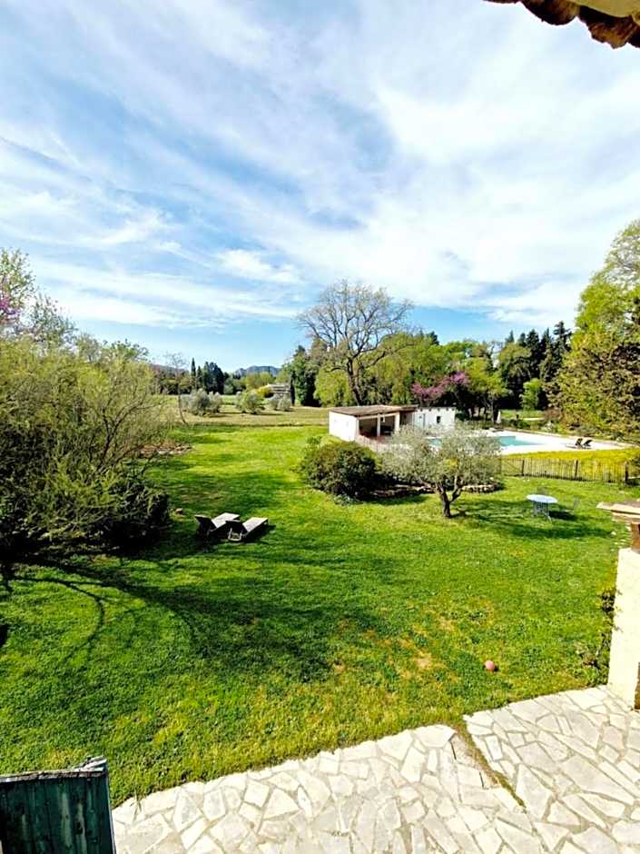 Mas du Rollier Chambres d'hôtes