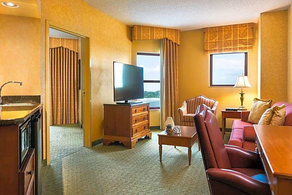 Renaissance by Marriott Tulsa Hotel & Convention Center