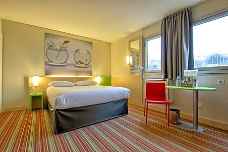 Standard 3 Single Beds