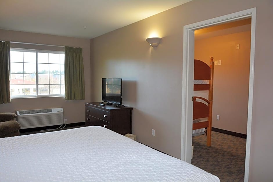 FairBridge Inn & Suites DuPont